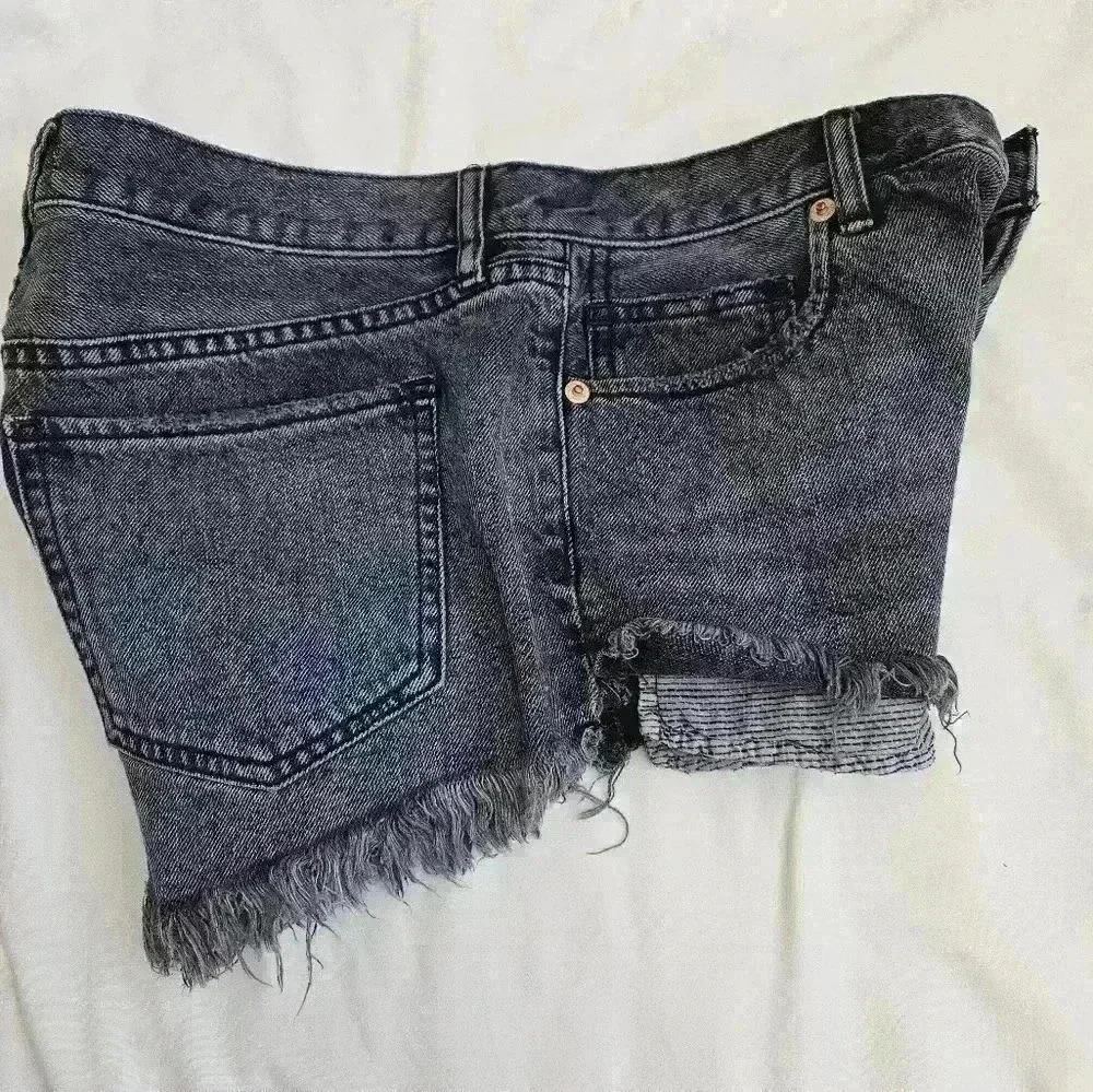 Free People We The Free Cut Off Jean Short Black Raw Hem Denim Bottoms - Picture 5 of 7